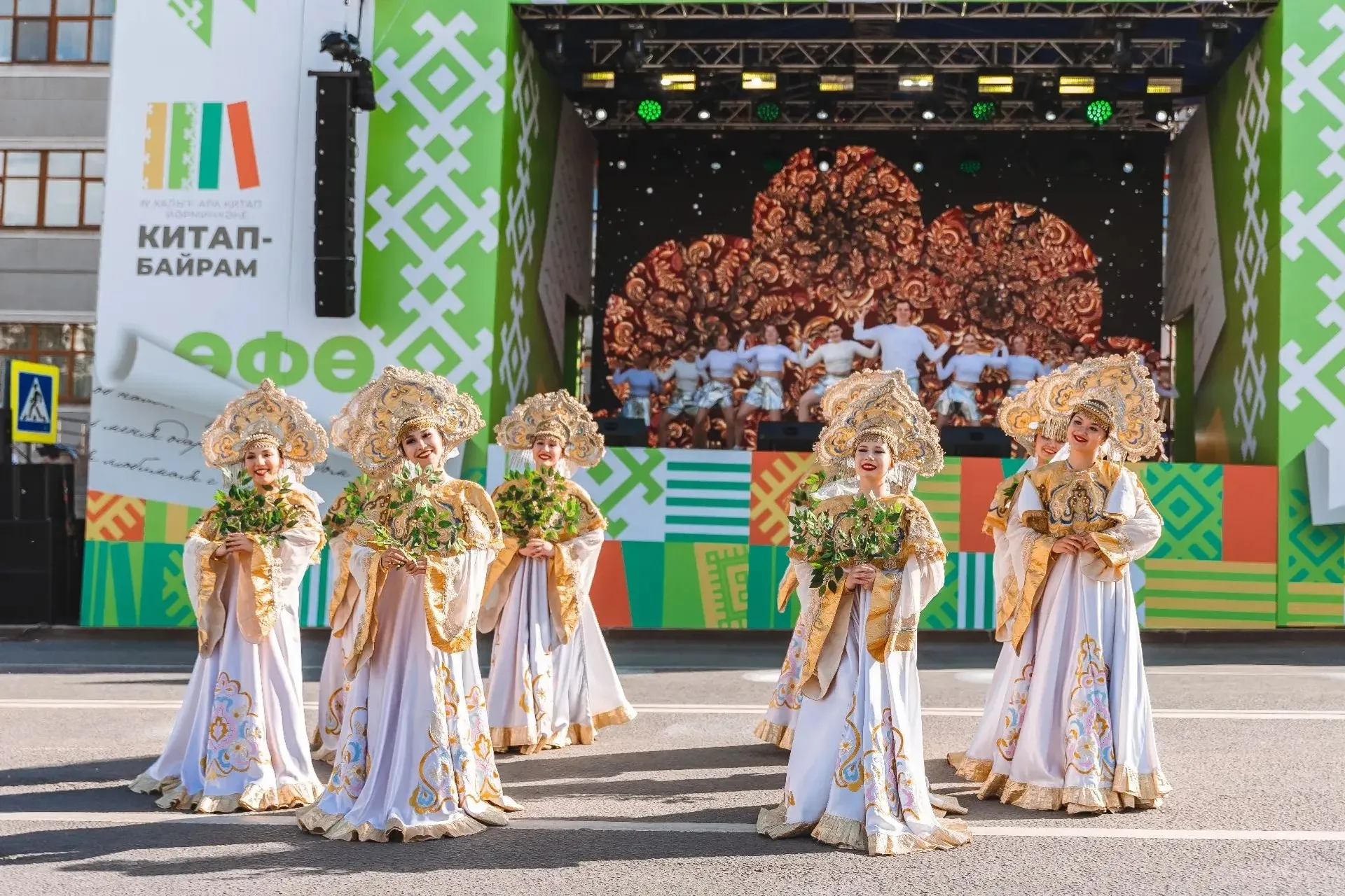На Советской площади прошёл яркий гала‑концерт студенческого творчества