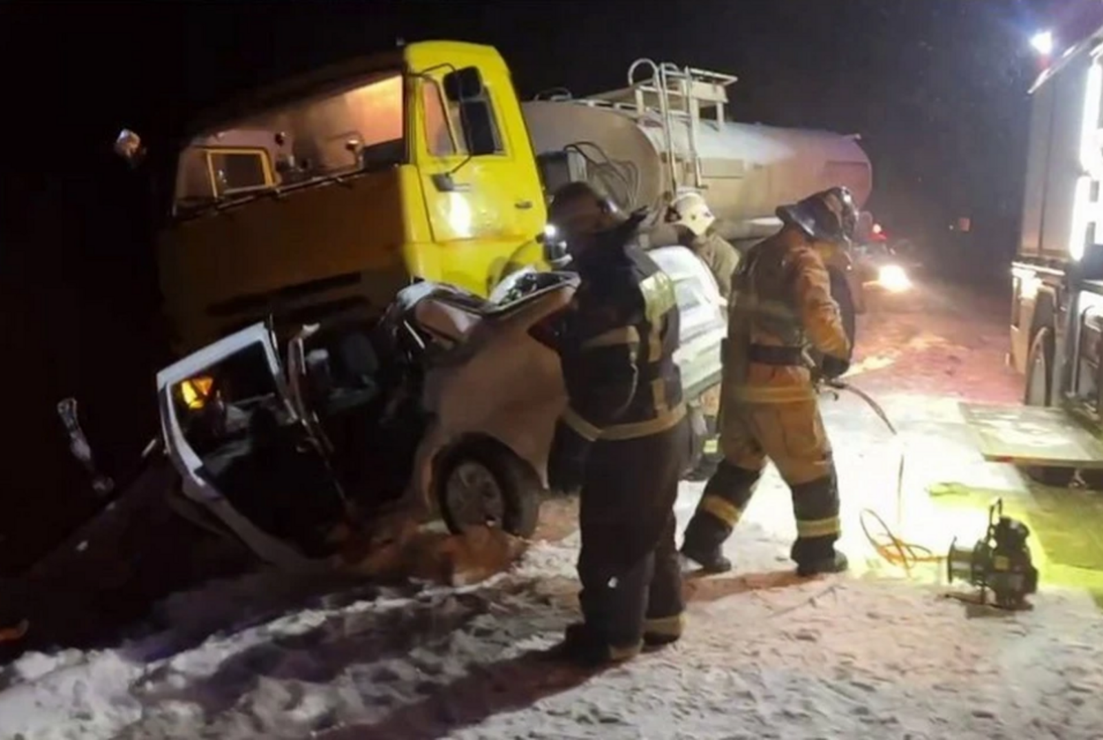 Не выжил никто: сразу 4 человека погибли в страшной аварии в Башкирии