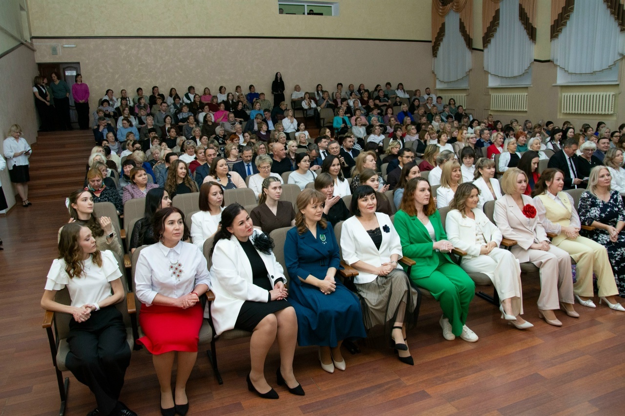 ОСТАЗДАР СЫҠТЫ БӘЙГЕГӘ