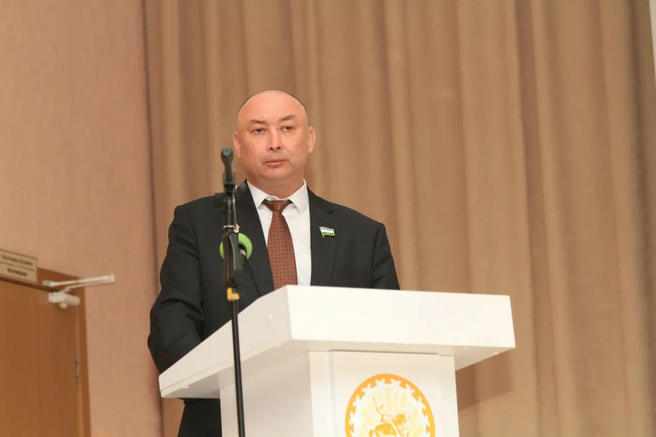 ТӘРБИӘ КИҢЛЕГЕН ҺӘМ БЕЛЕМ БИРЕҮҘЕ УРТАҒА ҺАЛЫП…