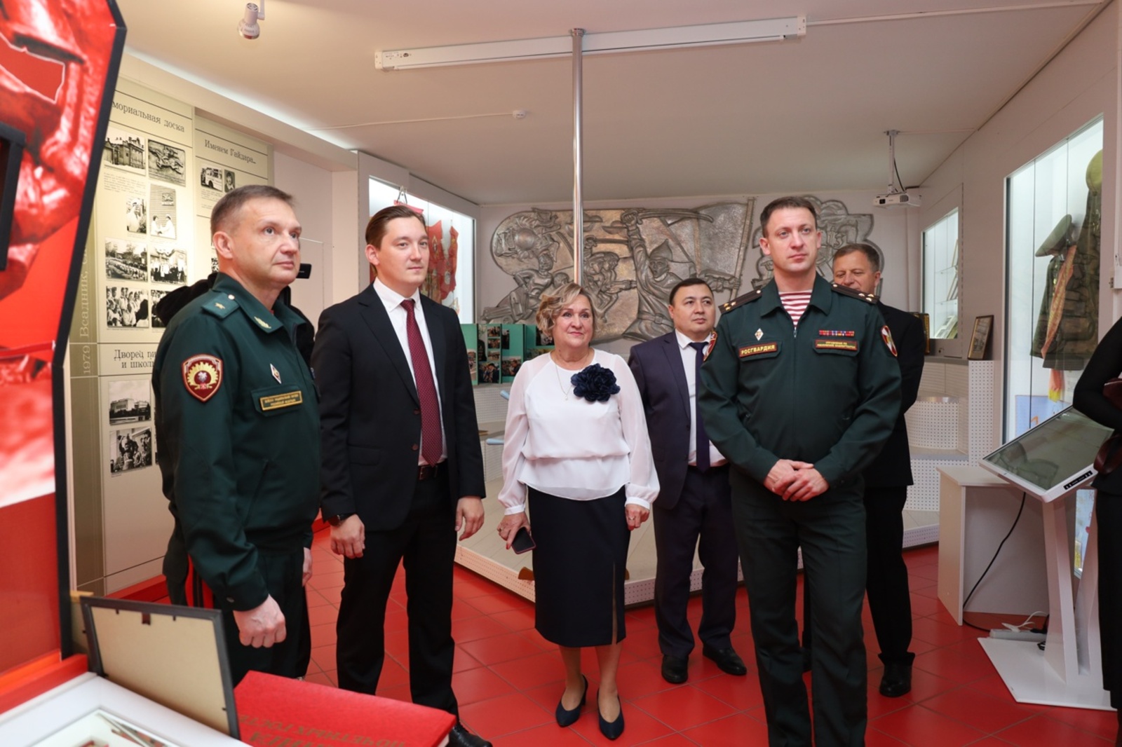 ИҢ АБРУЙЛЫ ҺӨНӘРҘӘРҘЕҢ БЕРЕҺЕ БУЛЫП ҠАЛА