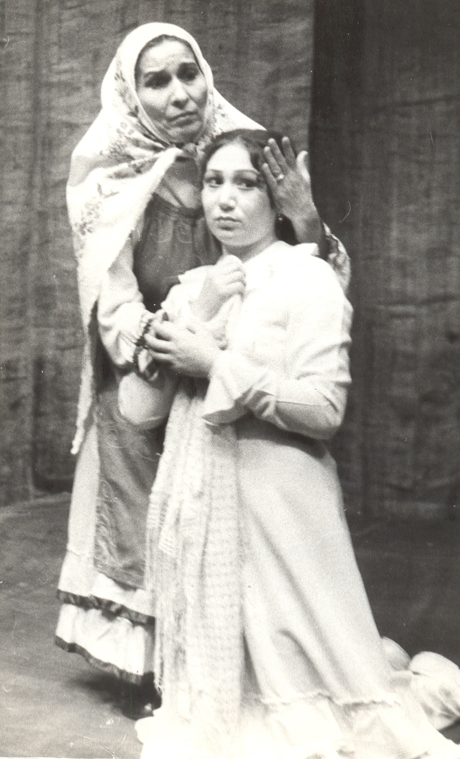 ТЕАТРҒА ТОҒРОЛОҠ