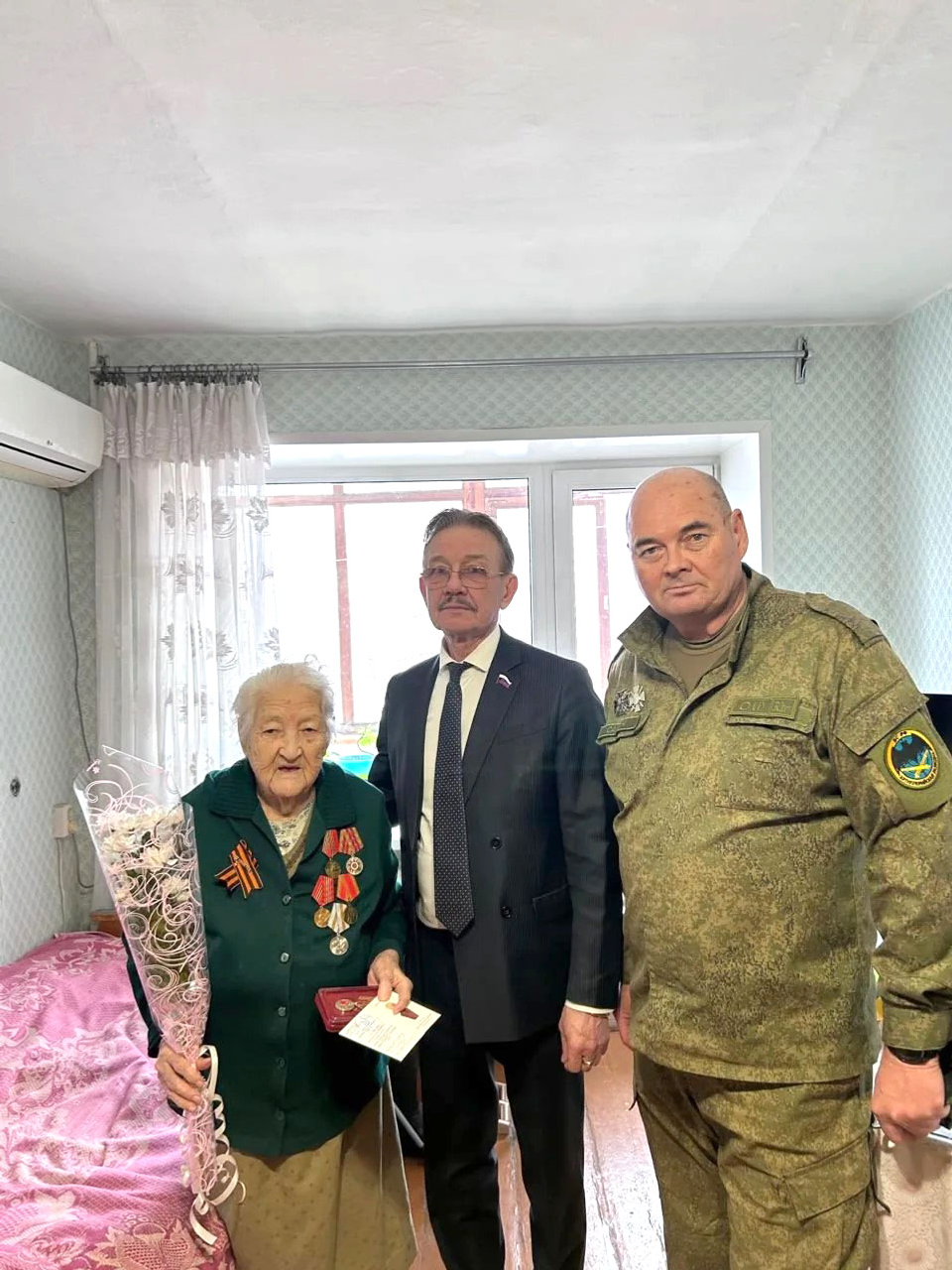 ҺӘР КЕМ РӘХӘТ ЙӘШӘҺЕН ҺӘМ БӘХЕТЛЕ БУЛҺЫН ӨСӨН