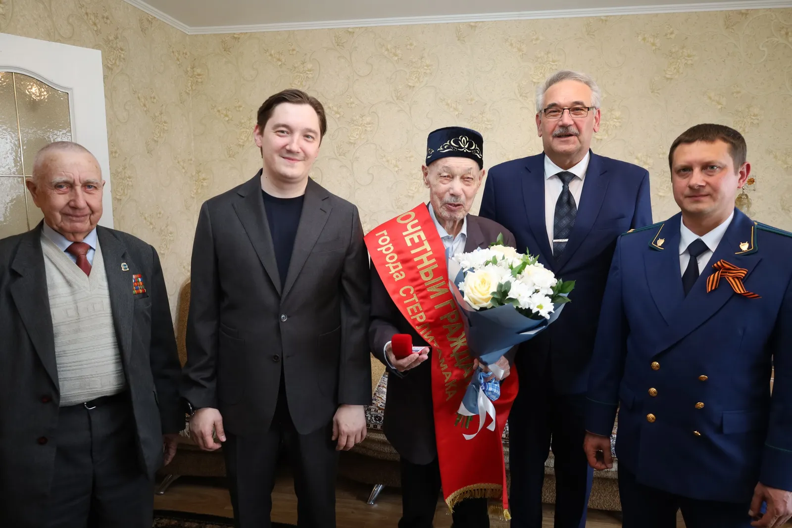 ДОНЪЯЛАР ИМЕН БУЛҺЫН, ЕР ЙӨҘӨНӘ ТЫНЫСЛЫҠ КИЛҺЕН!