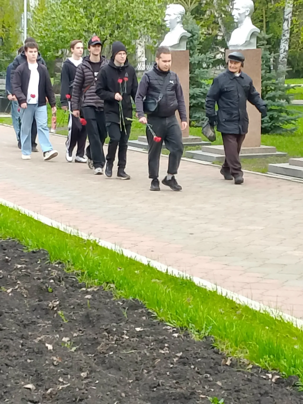 ИҪӘН ҠАЙТҺЫН КИТКӘН ЕГЕТТӘР!