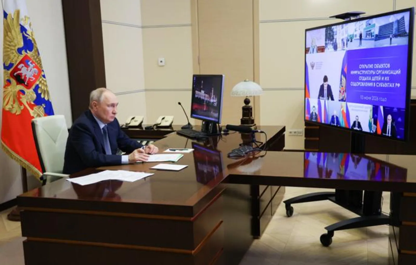 Поддержка семей и санкции ЕС против детских центров. Заявления Путина
