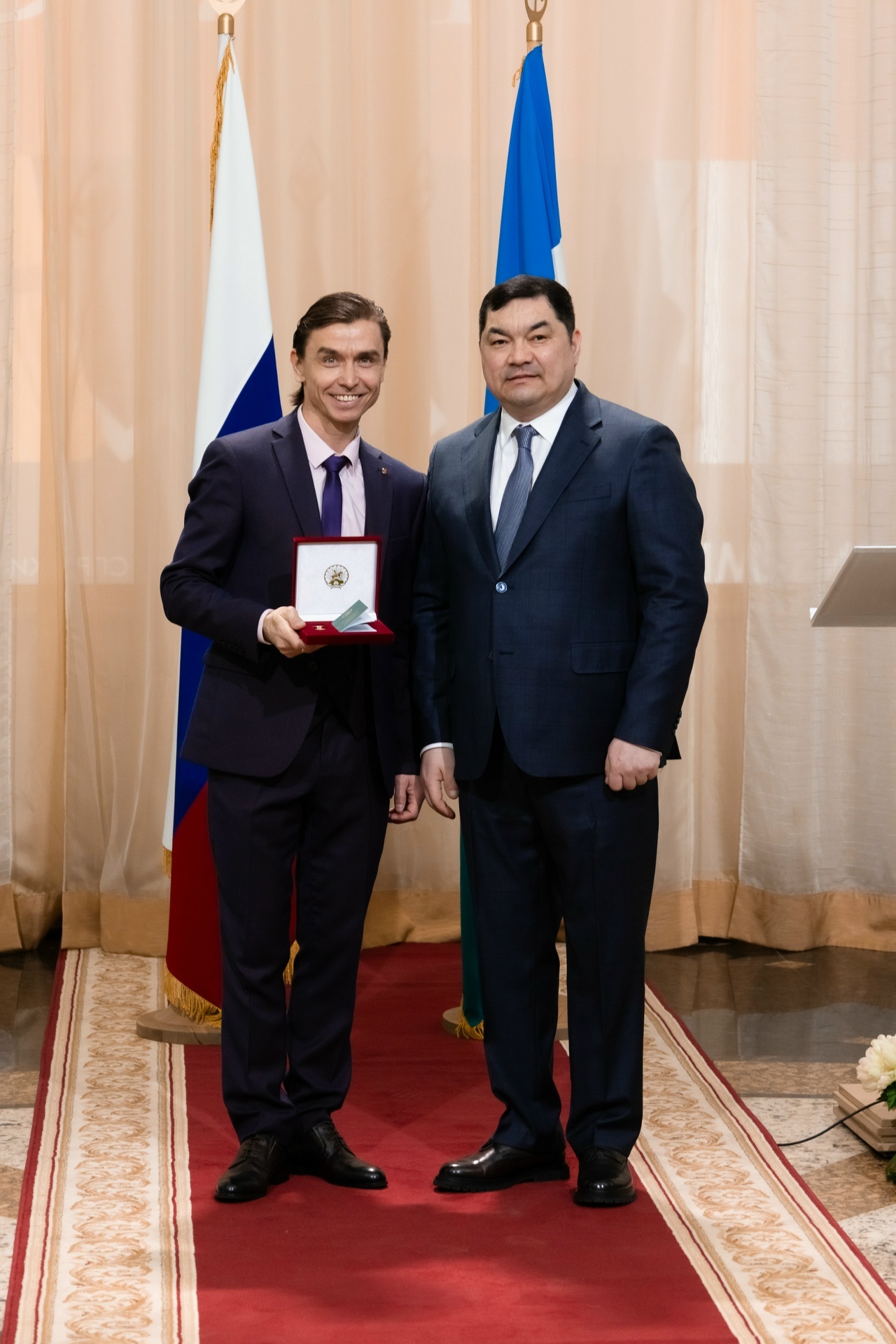 АЛҒАН НАГРАДАЛАРЫҒЫҘ ИЖАДЫҒЫҘҒА ҠОМАР ӨҪТӘҺЕН!