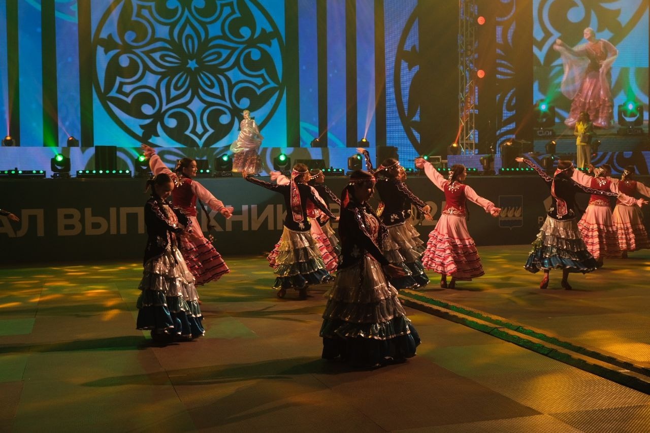 АЛДА ҘУР ТОРМОШ КӨТӘ