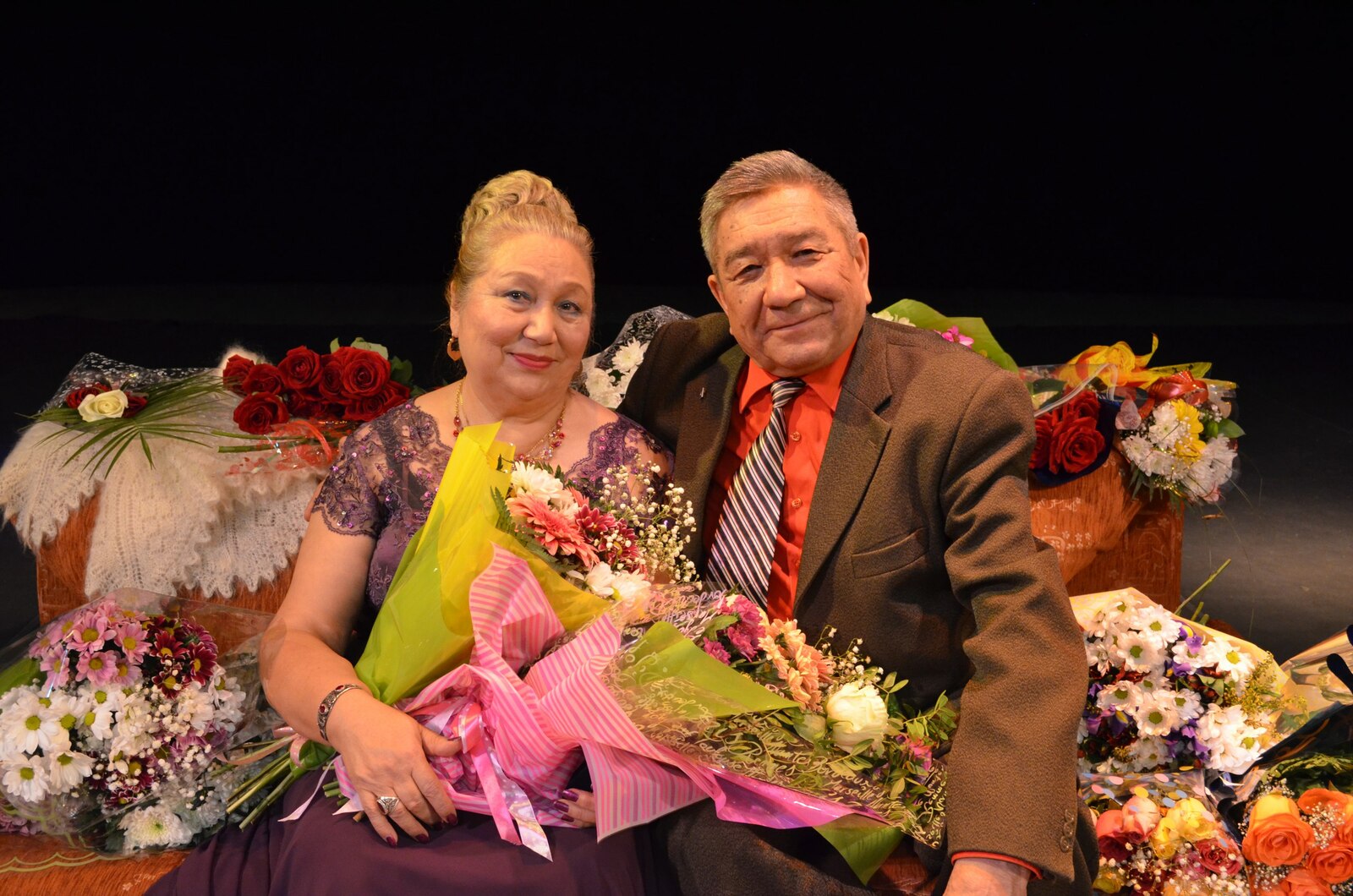 ТЕАТРҒА ТОҒРОЛОҠ