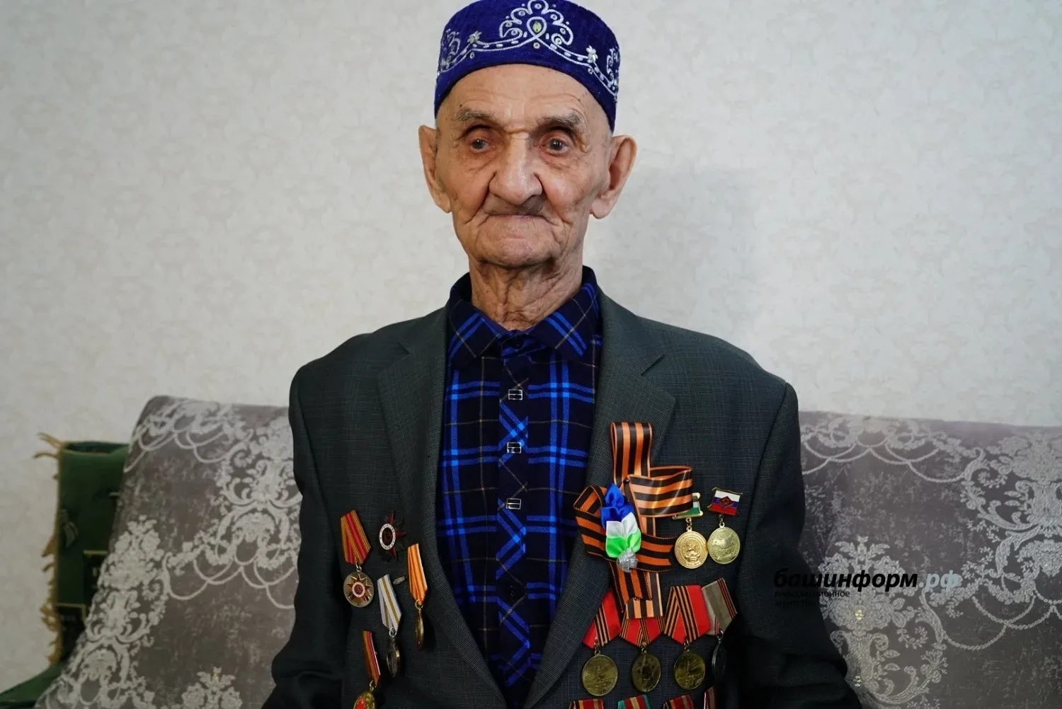 Радий Хәбиров Бөйөк Ватан һуғышы ветеранында ҡунаҡта булды