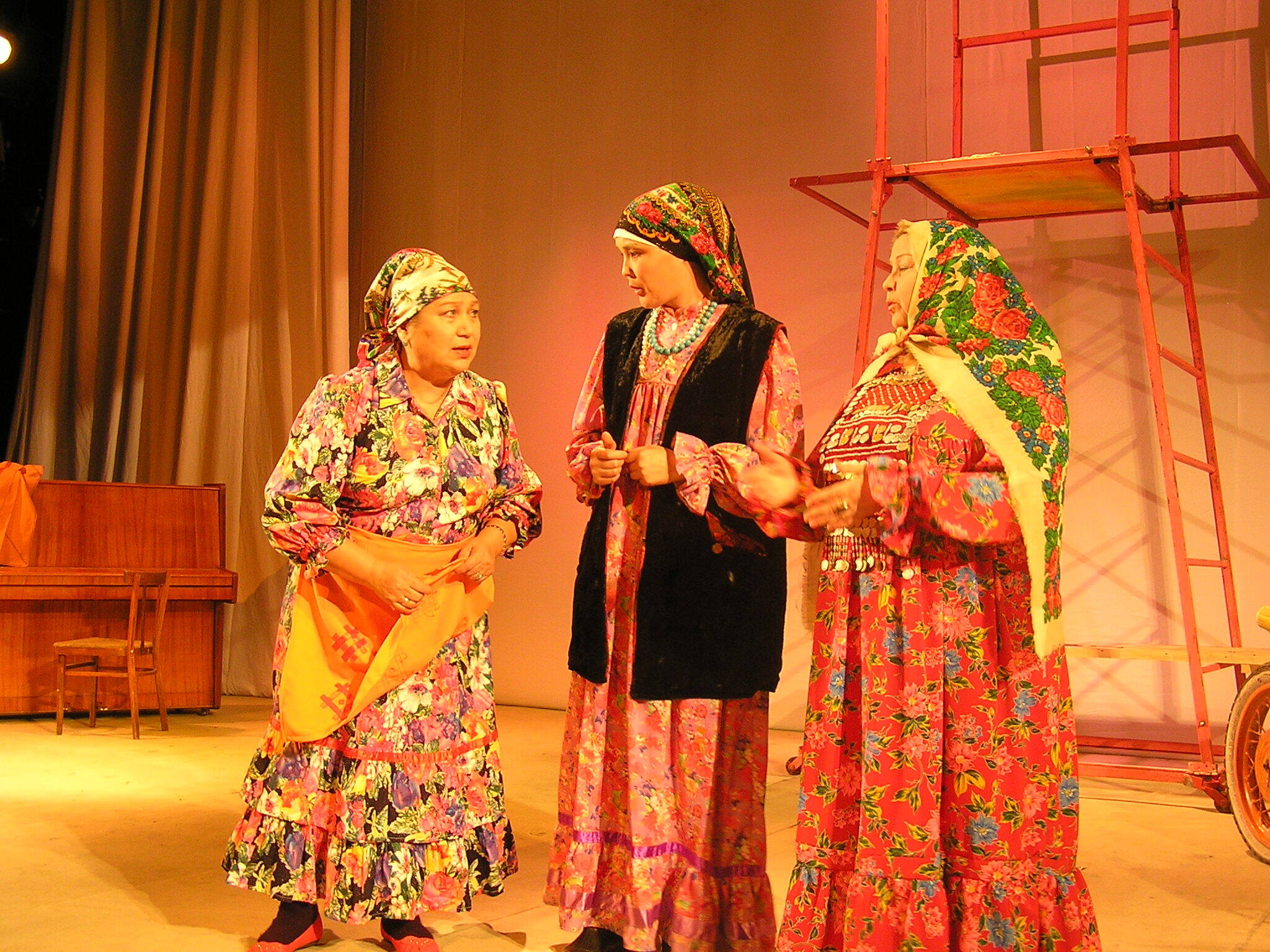 ТЕАТРҒА ТОҒРОЛОҠ