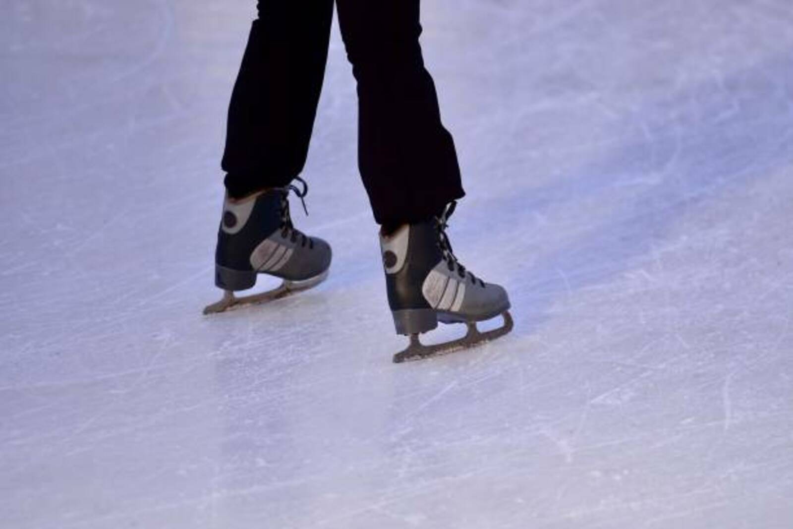 Очень интересное и полезное зимнее мероприятие - катание на коньках