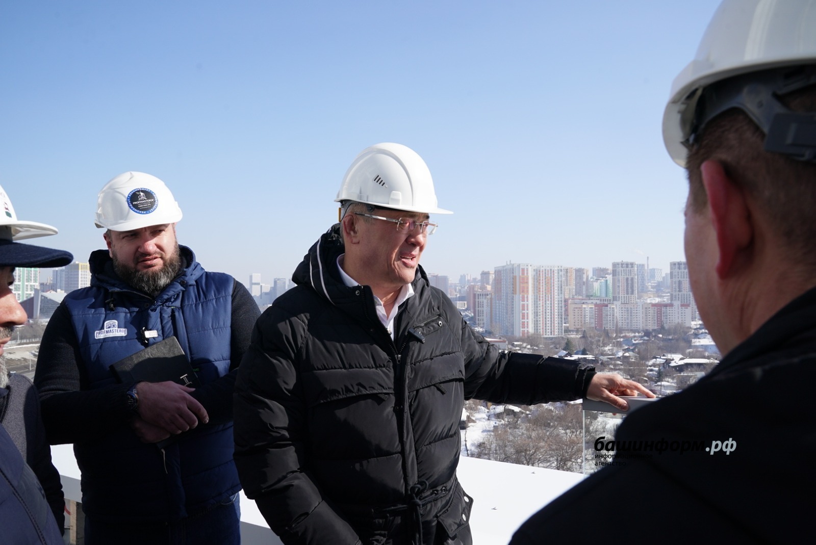 Радий Хабиров проинспектировал строительство соборной мечети «Ар-Рахим»