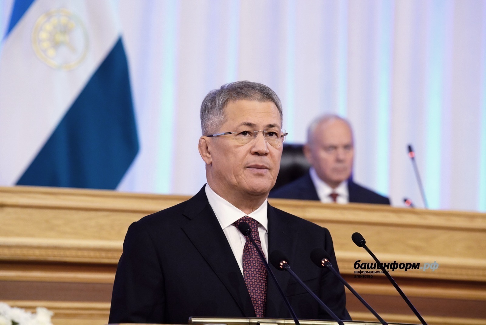 Радий Хәбиров Башҡортостан Дәүләт Йыйылышына Мөрәжәғәтнамә менән сығыш яһай