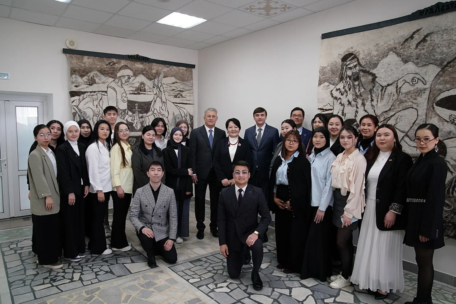 Рәсәй һәм Ҡырғыҙстандың мәғариф министрҙары университет технопаркы менән танышты