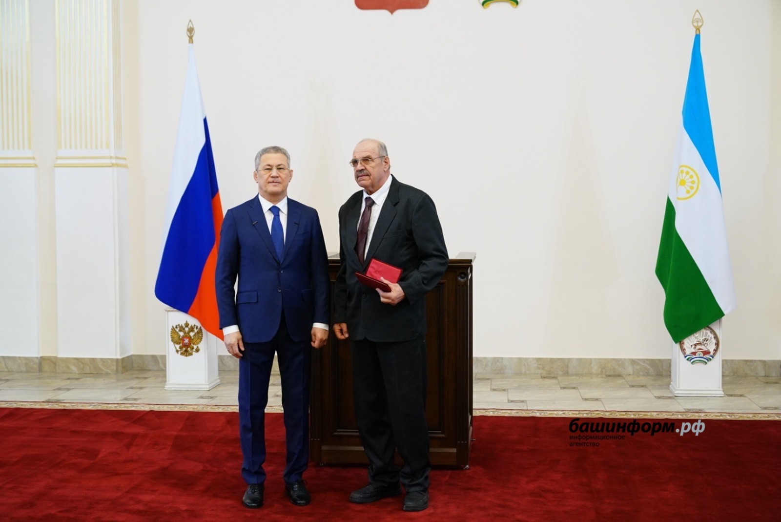 В канун Дня защитника Отечества Радий Хабиров вручил госнаграды