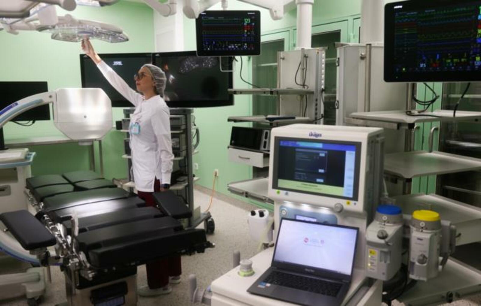 Путин примет участие в открытии пяти объектов здравоохранения по ВКС