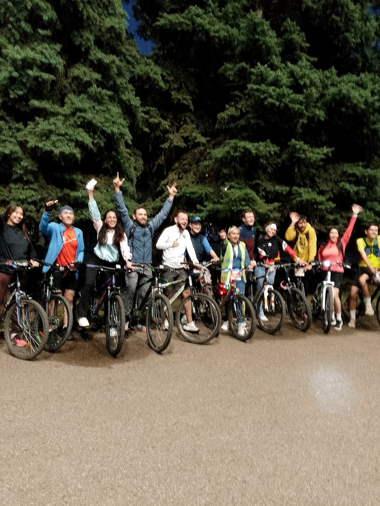 Төнгө велоуҙышта дүрт меңгә яҡын кеше ҡатнашты