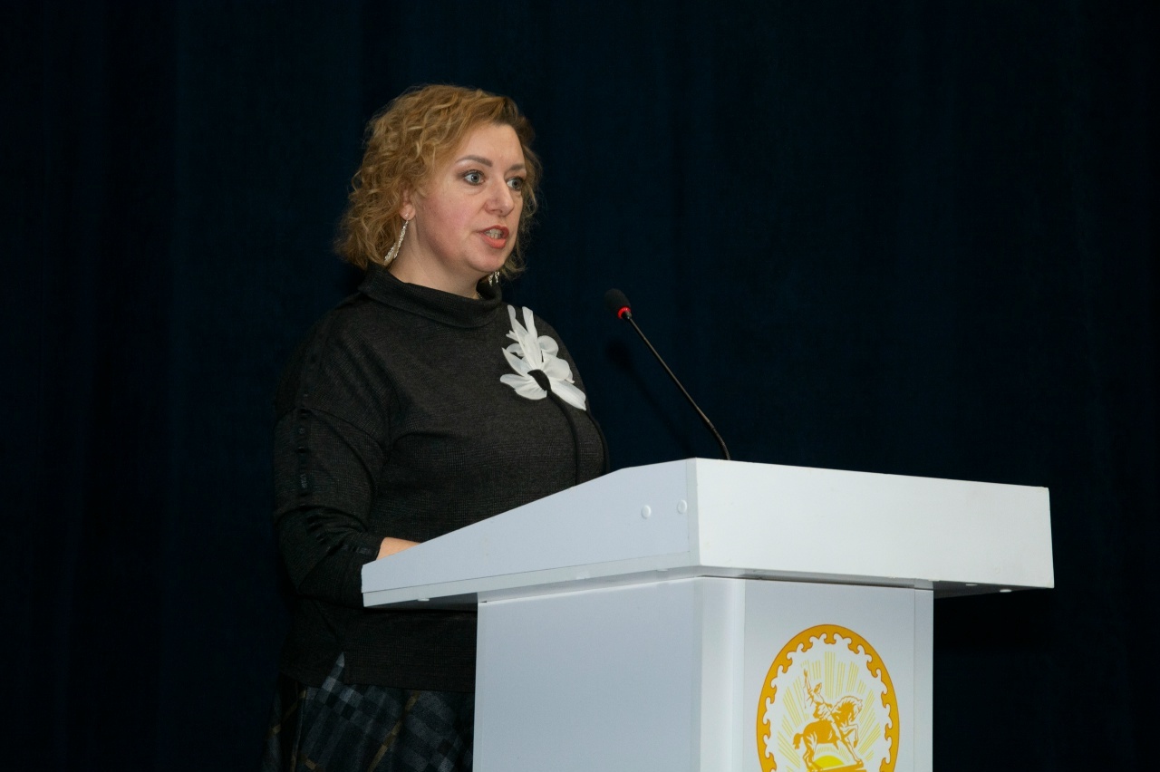 МӘҘӘНИӘТ ХЕҘМӘТКӘРҘӘРЕ ЙӘШ БЫУЫНДЫ ТӘРБИӘЛӘЙ