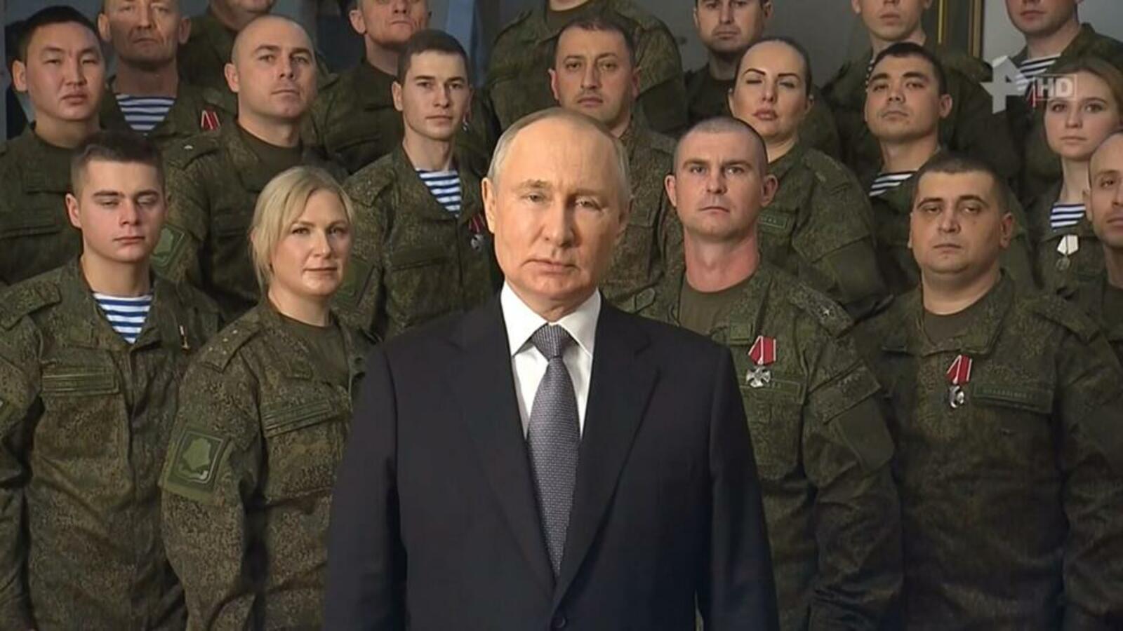 Владимир Путин поздравил россиян с Новым годом из штаба ЮВО.