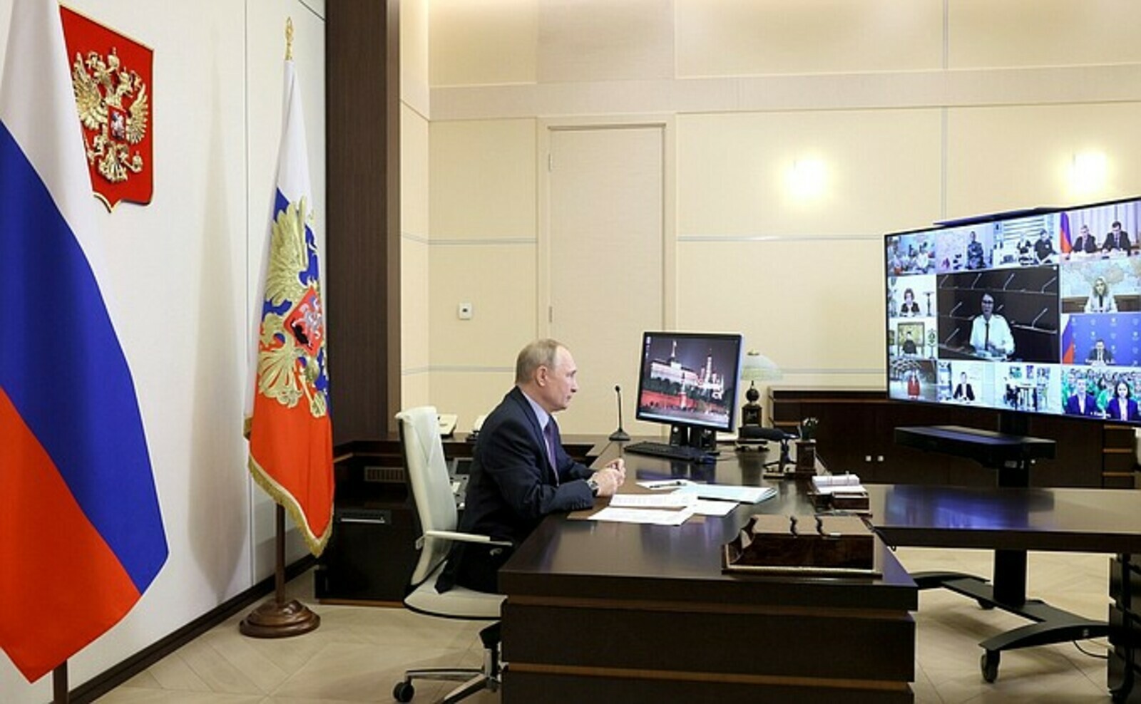 Владимир Путин обсудил с инвалидами создание центров реабилитации и новые соревнования для паралимпийцев