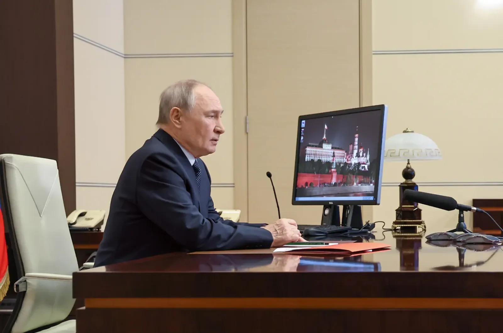 Путин объявил пасхальное перемирие