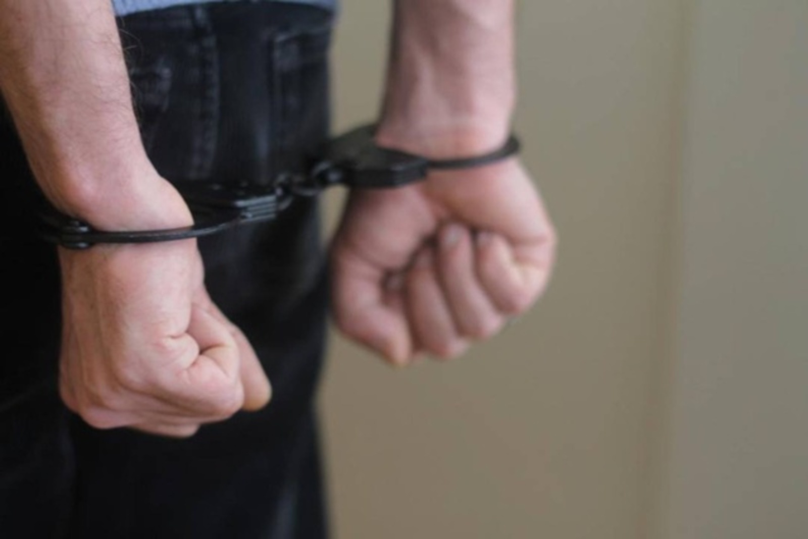 Октябрьский ҡалаһында йәшәүсе ике кеше наркотиктар һатҡан өсөн хөкөм ителгән