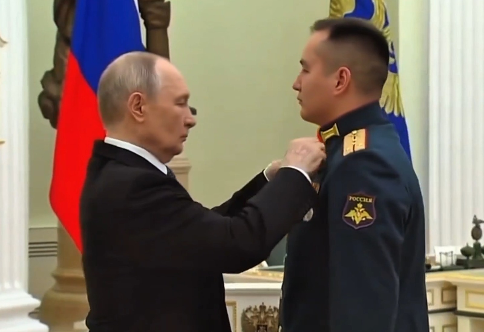 Уроженец Башкортостана получил медаль Героя России из рук Владимира Путина