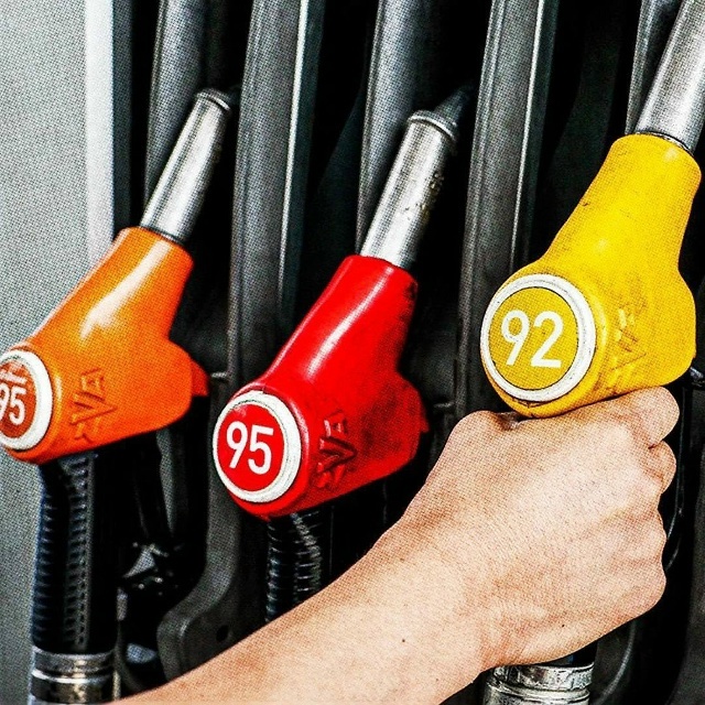 В России бензин могут начать разбавлять спиртом