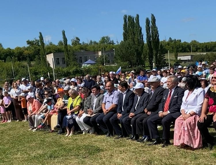 Татыу йәшәгәндә генә берҙәм булырбыҙ, киләсәгебеҙ, телебеҙ, милләтебеҙ булыр!