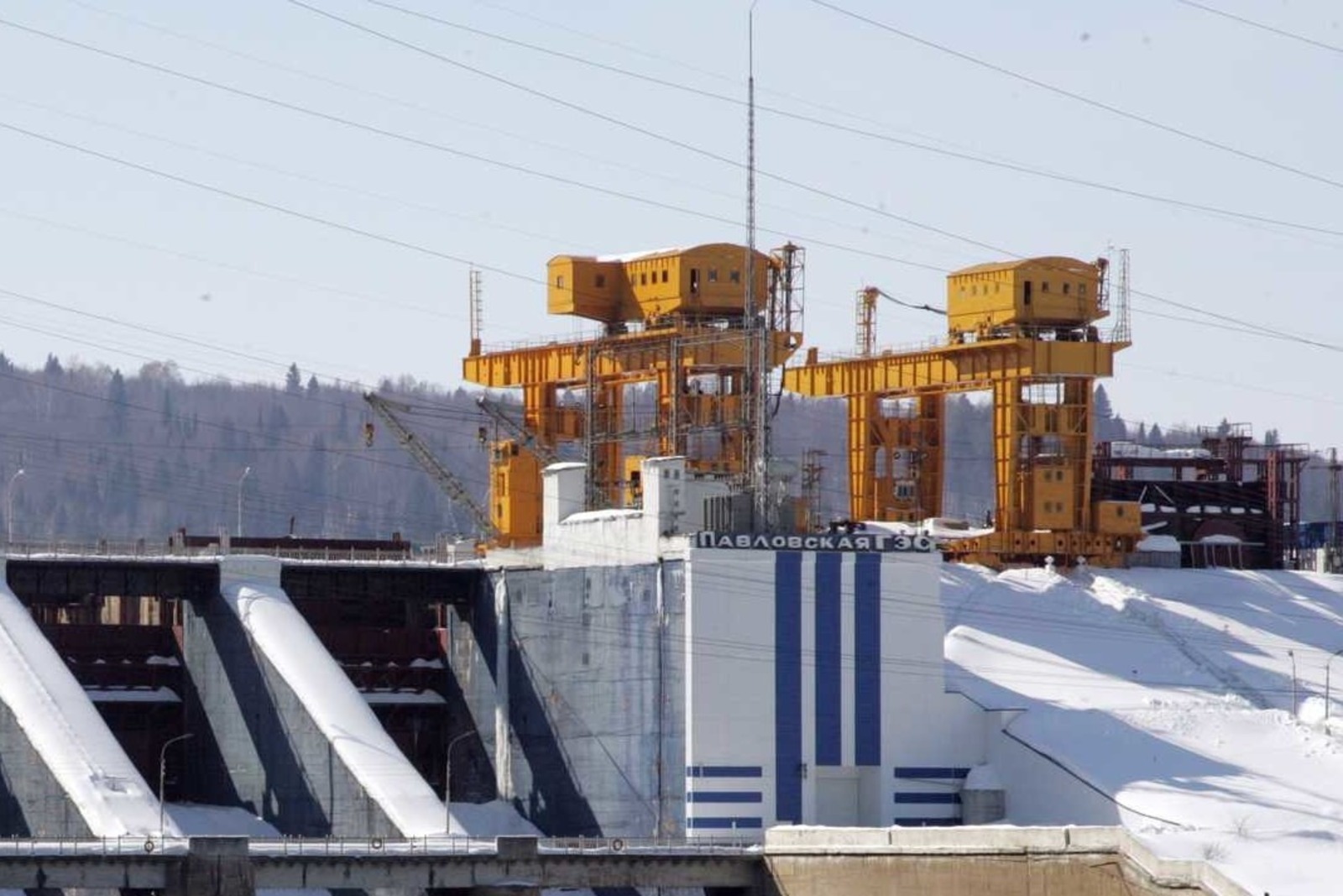 На Кармановском водохранилище в Башкирии приступили к сбросу воды