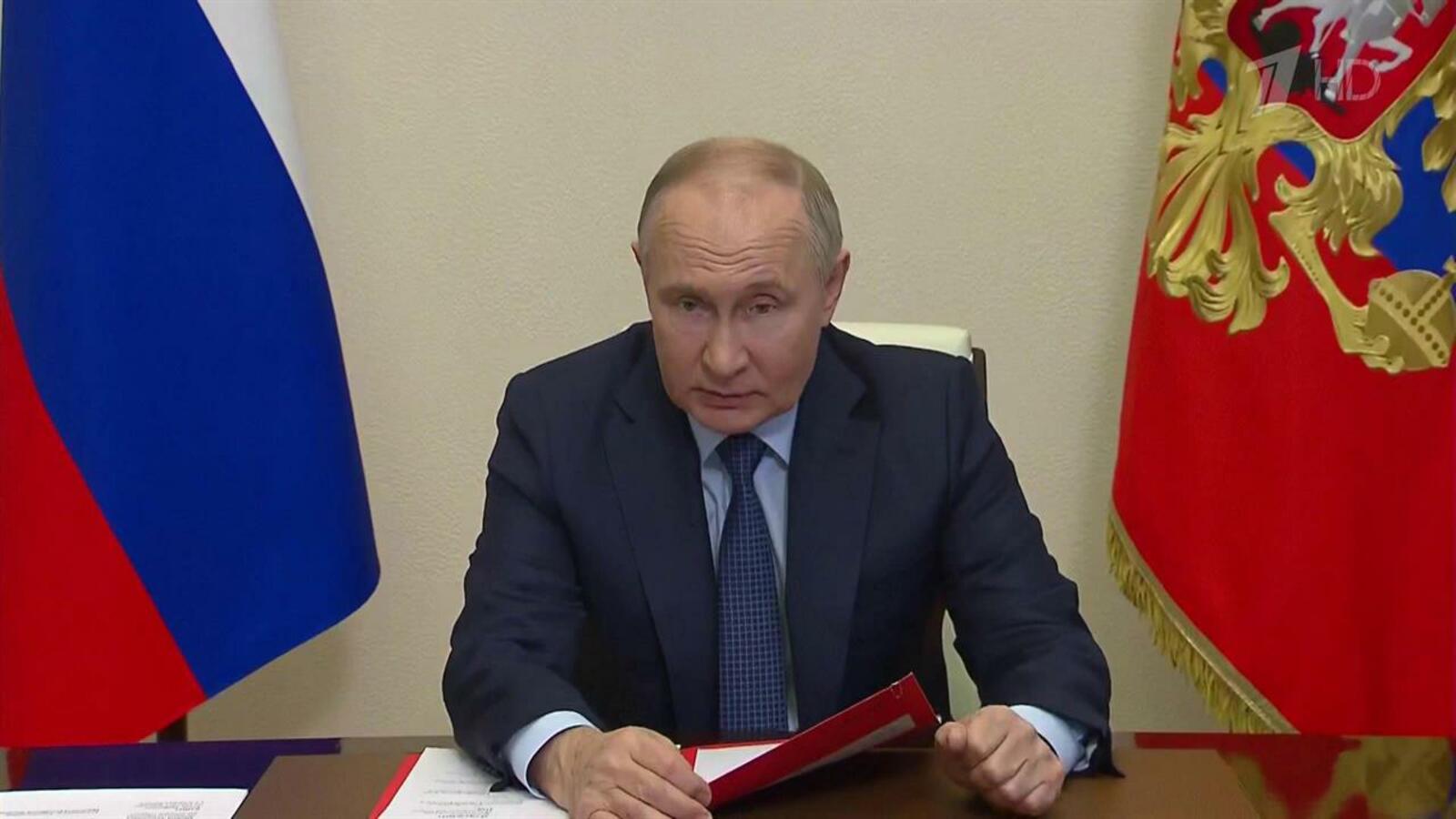 Путин обсудил с Совбезом запасы госрезервов и борьбу с наркоугрозой