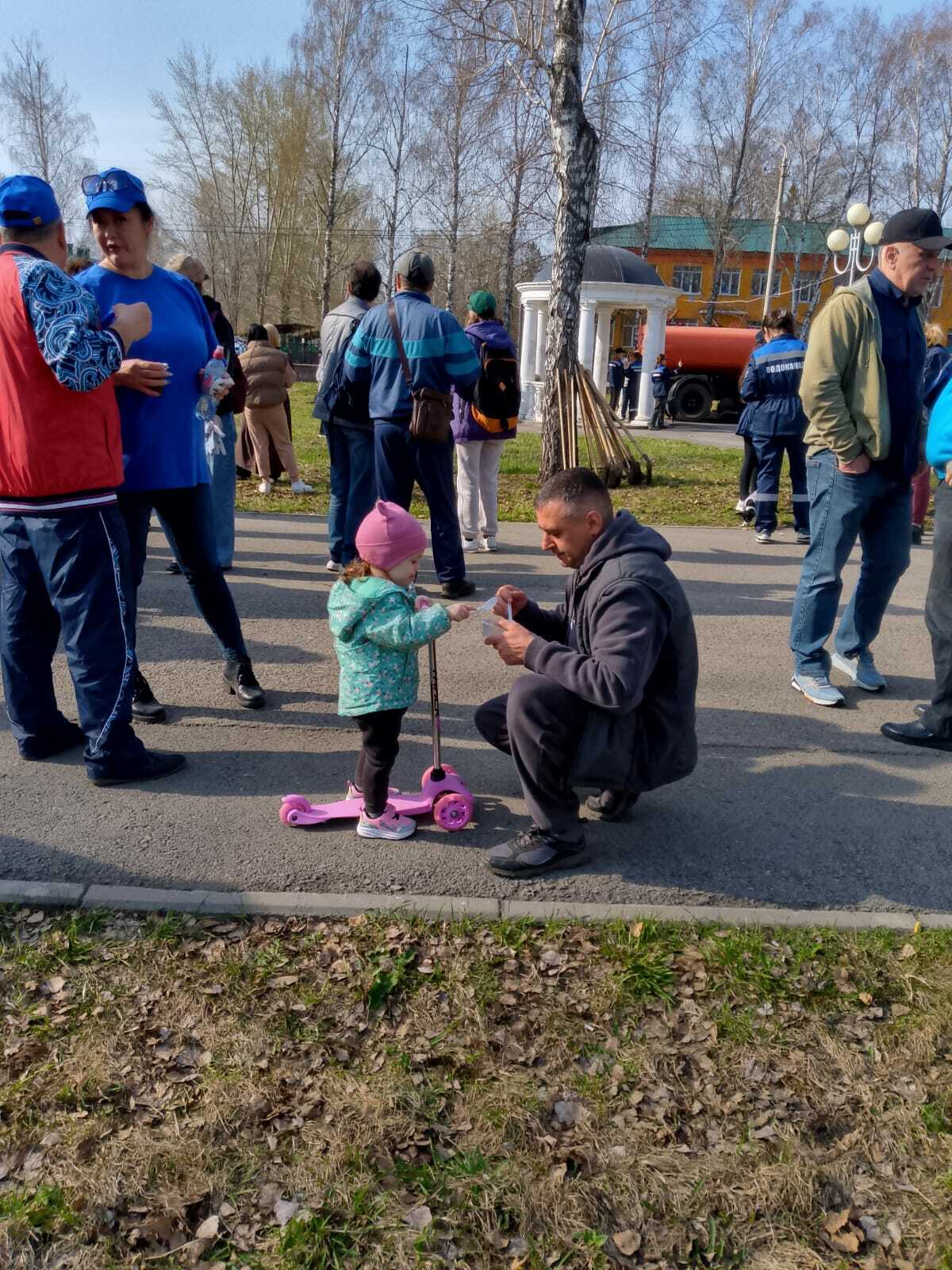 «Хәтер баҡсаһына» алмағастар ултыртылды.