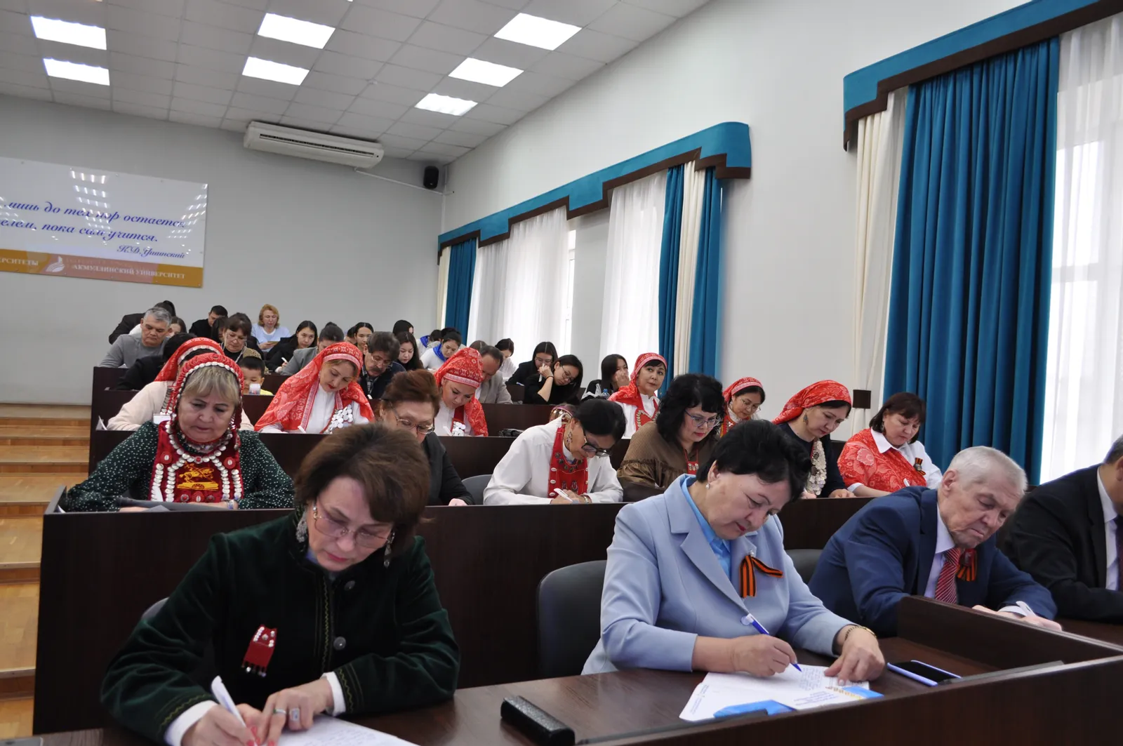 Бөтә донъя буйынса 600-ҙән ашыу майҙансыҡта диктант яҙасаҡбыҙ