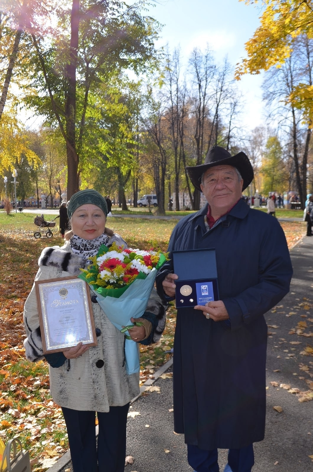 ТЕАТРҒА ТОҒРОЛОҠ