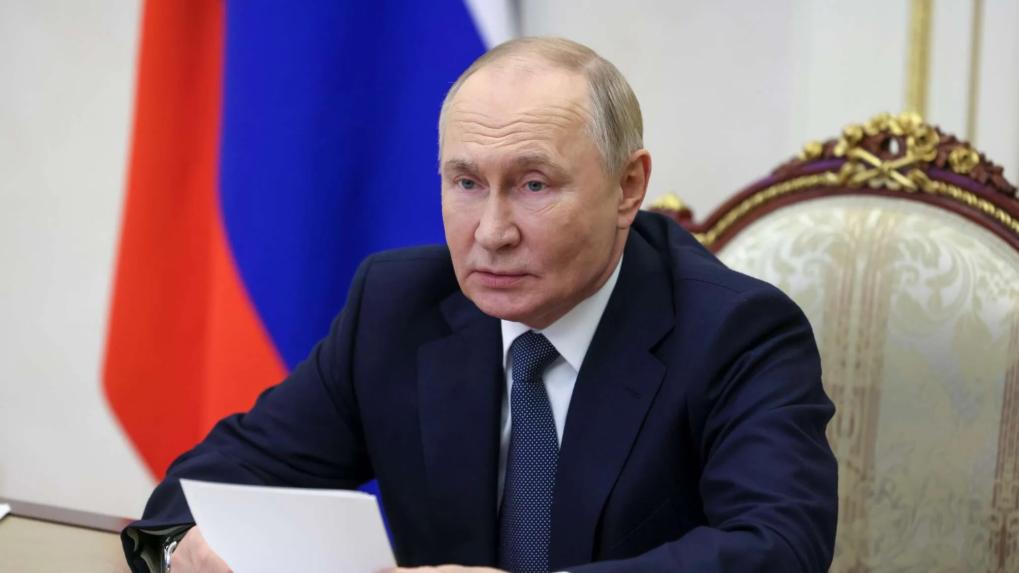 Путин поручил сформировать единые подходы к дизайн-кодам малых поселений