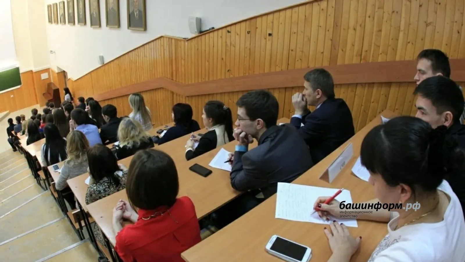 МХО-ла һәләк булған яугирҙәрҙең тол ҡатындары бушлай вузға уҡырға инә ала