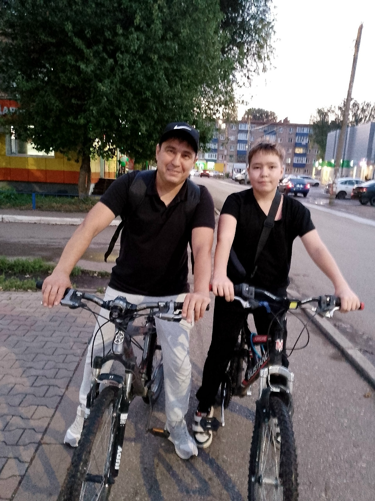 Төнгө велоуҙышта дүрт меңгә яҡын кеше ҡатнашты