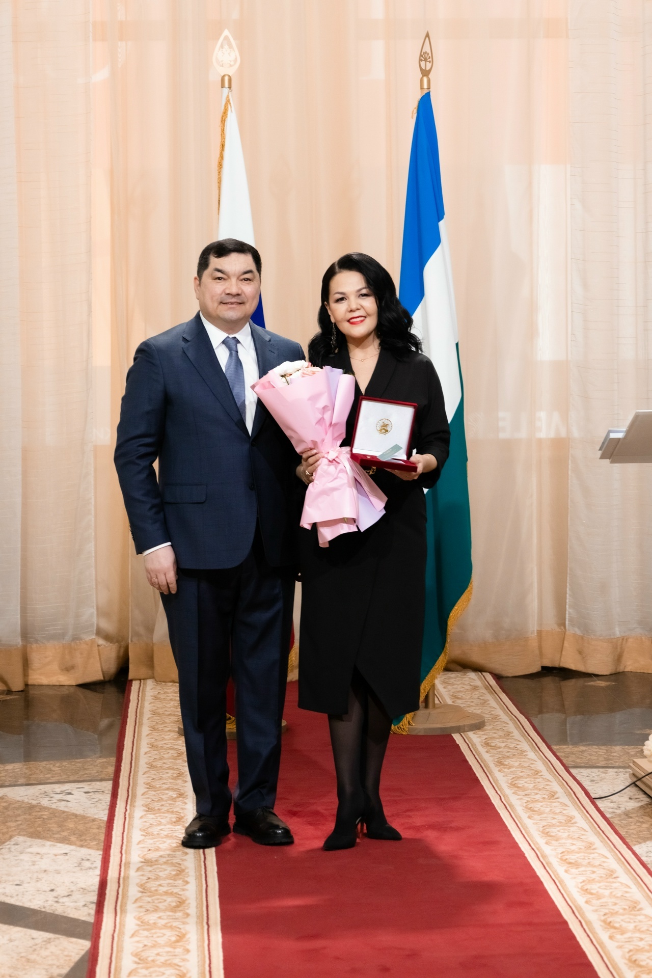 АЛҒАН НАГРАДАЛАРЫҒЫҘ ИЖАДЫҒЫҘҒА ҠОМАР ӨҪТӘҺЕН!