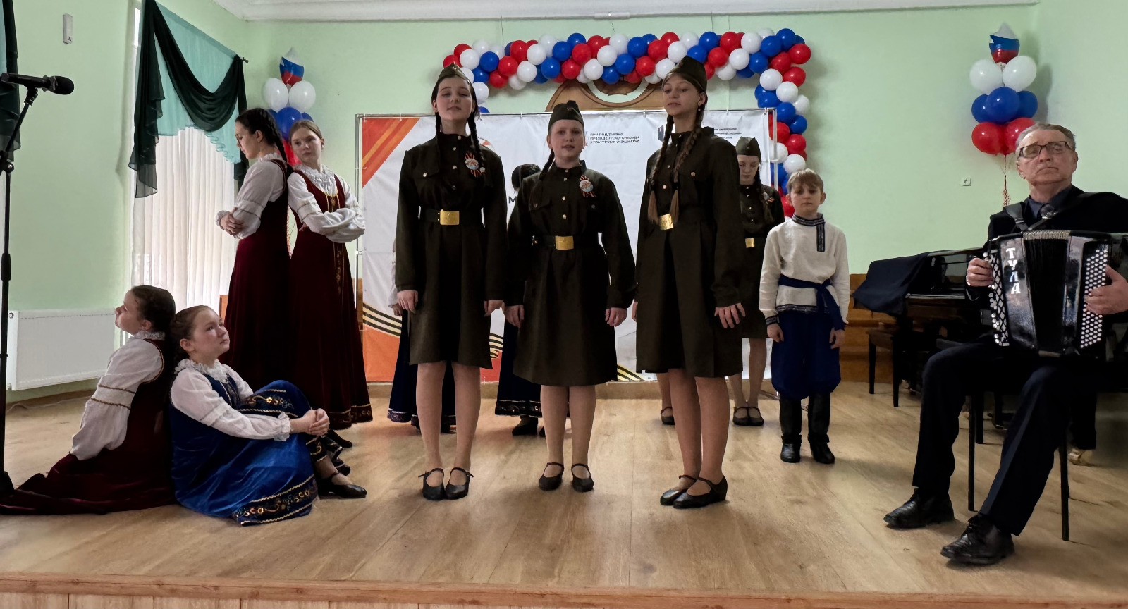 ТАРИХИ ХӘҠИҠӘТТЕ ИҪЛӘЙЕК, ХӨРМӘТ ИТӘЙЕК...